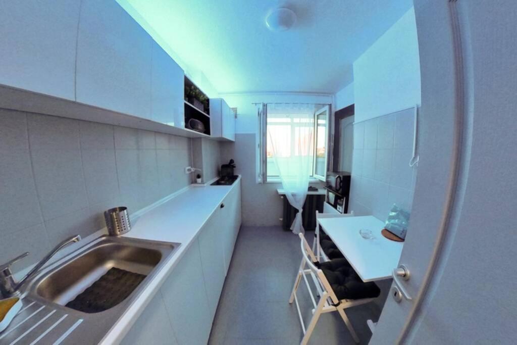 Modern 1 Bedroom Apartment In Bucharest Center! Dış mekan fotoğraf